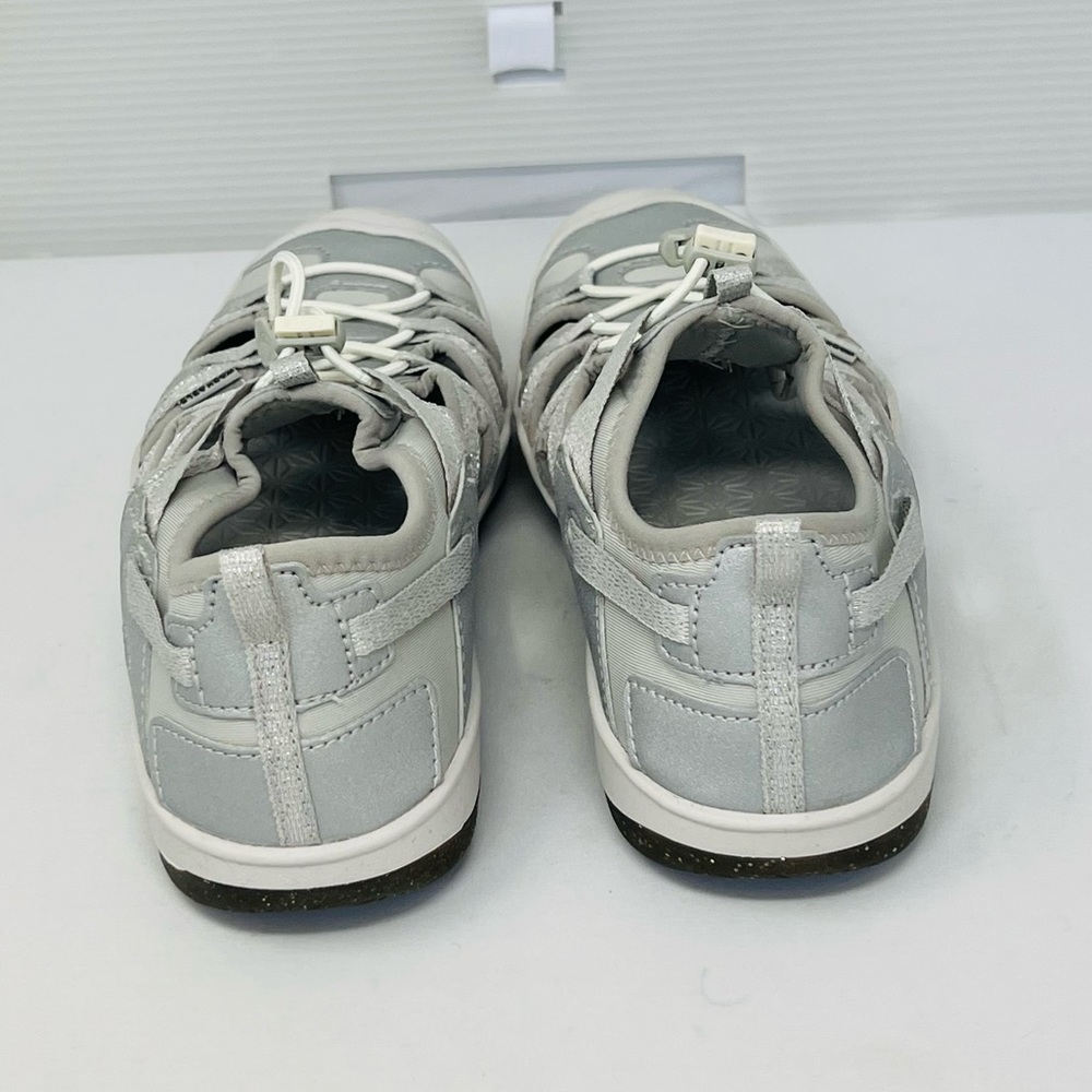 KEEN**SEACAMP II CNX**Silver Waterproof Shoes***US 6**$79 - Picture 5 of 6